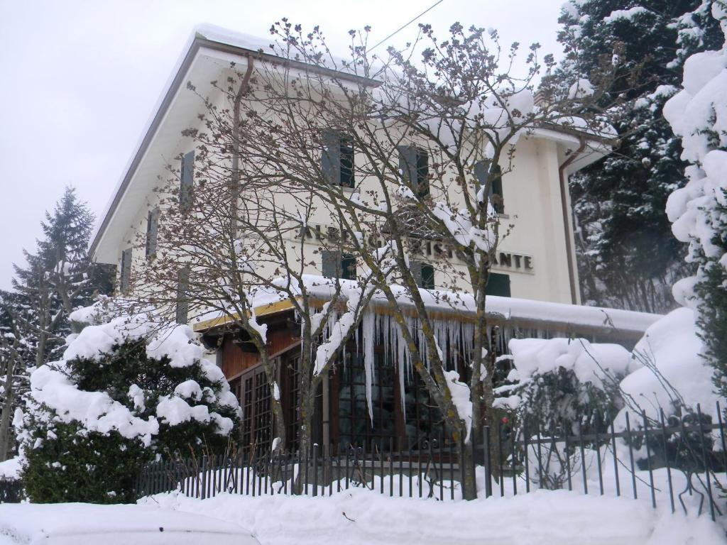 Hotel Bruna Lizzano In Belvedere Kültér fotó